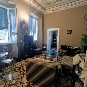 Via Verdi 5, Gli Affreschi Appartement